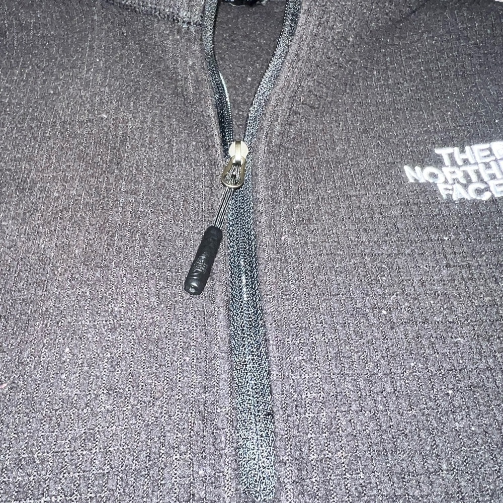 The North Face Men's Black 1/4 Zip - Picture 3 of 5